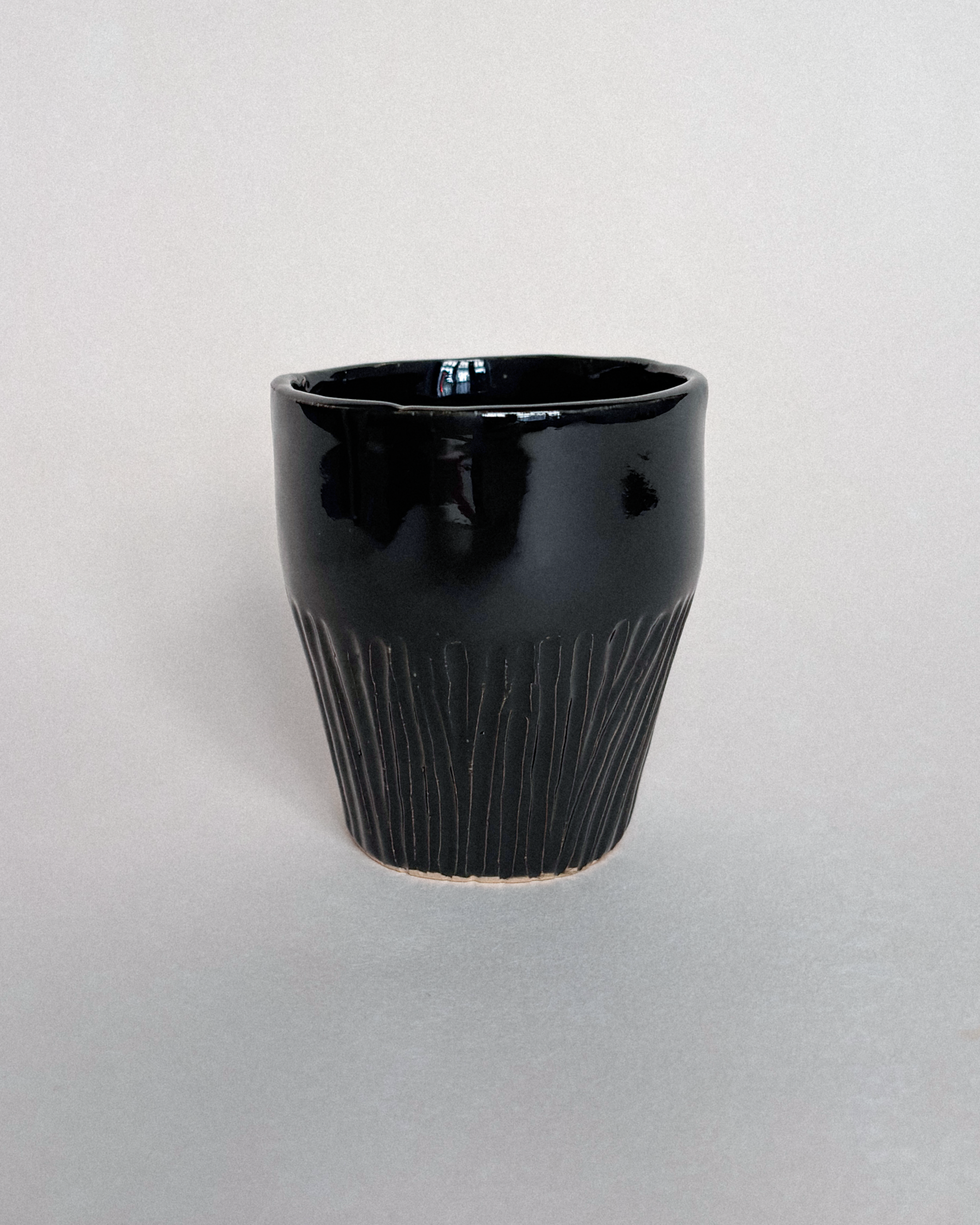 CZARKA ŻEBROWANA BLACK GLOSS